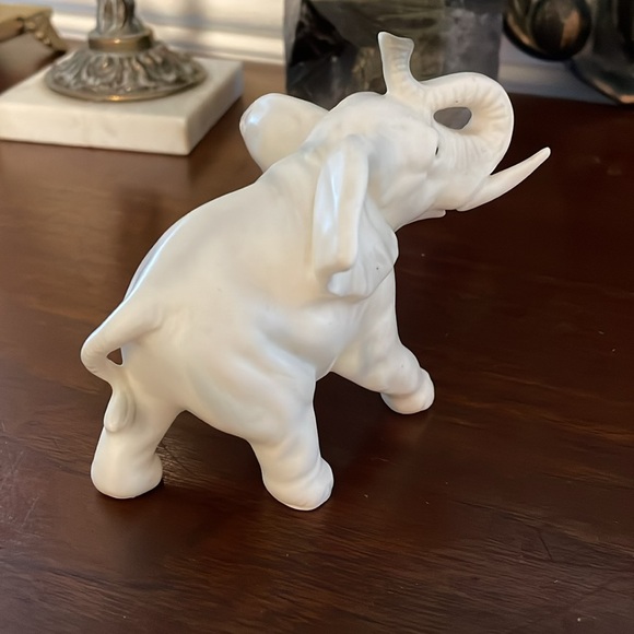 Lefton Japan elephant - Picture 5 of 11